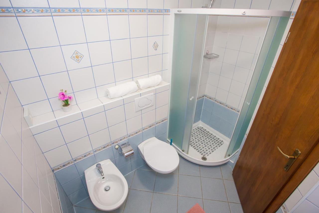 Apartment Bela 포레치 외부 사진