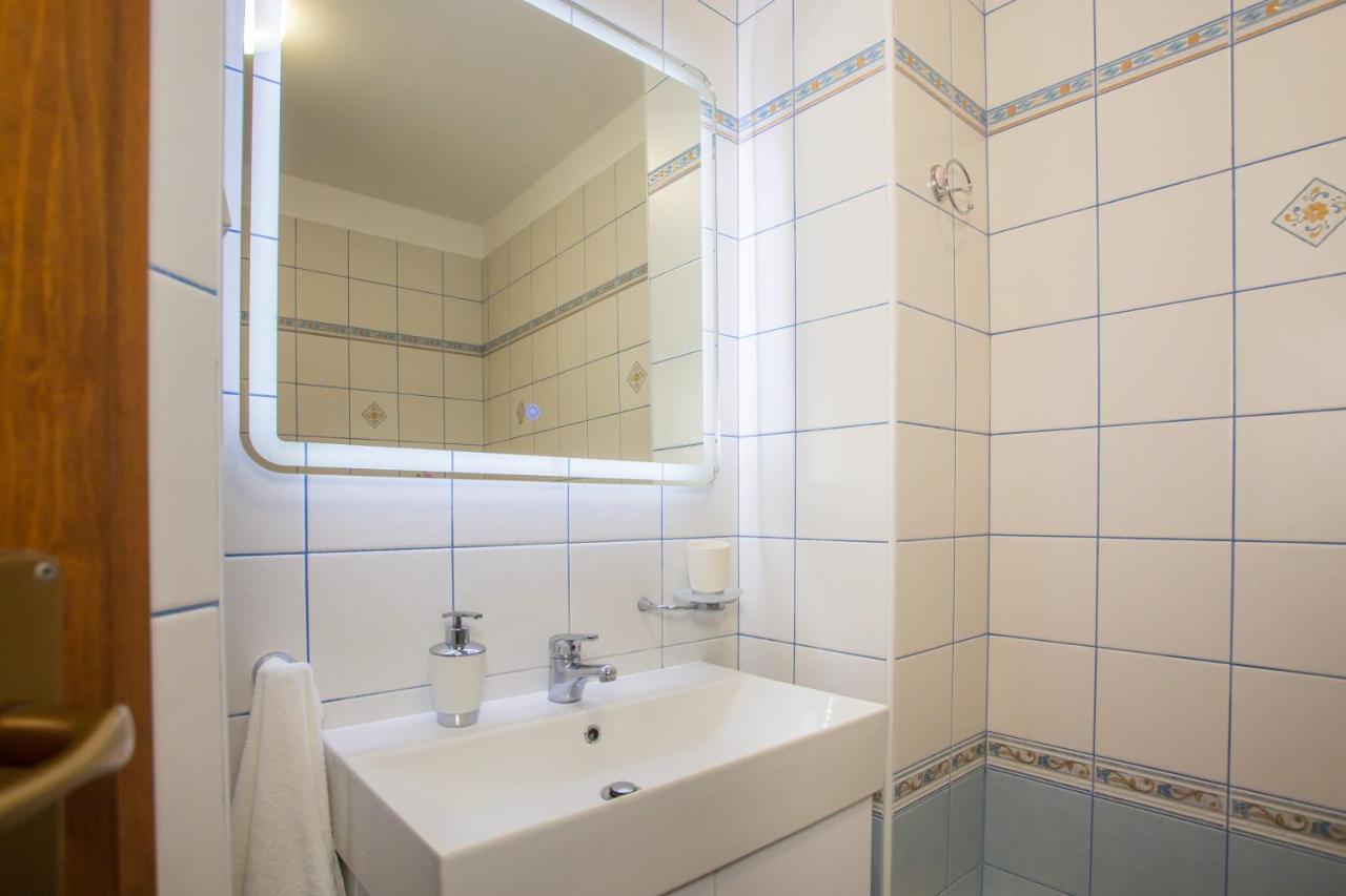 Apartment Bela 포레치 외부 사진