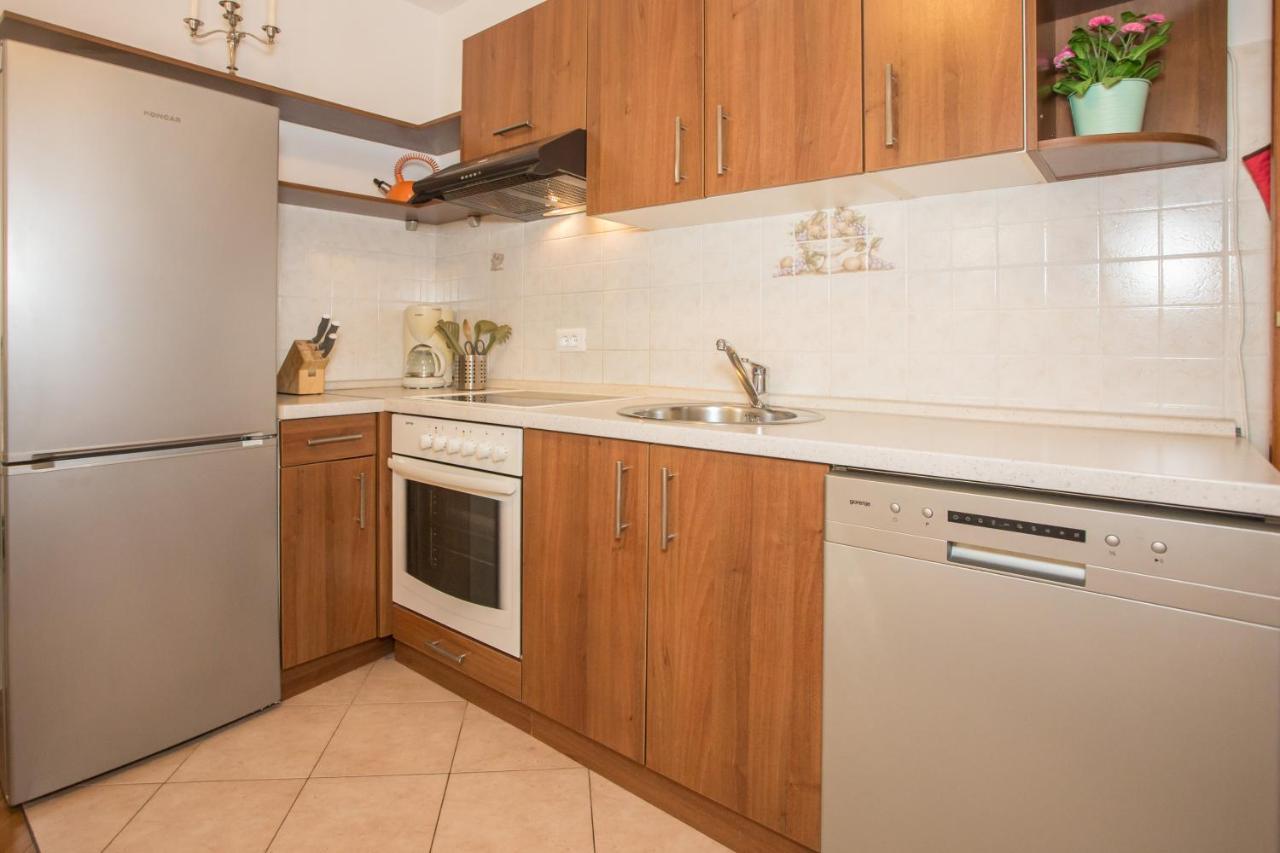 Apartment Bela 포레치 외부 사진